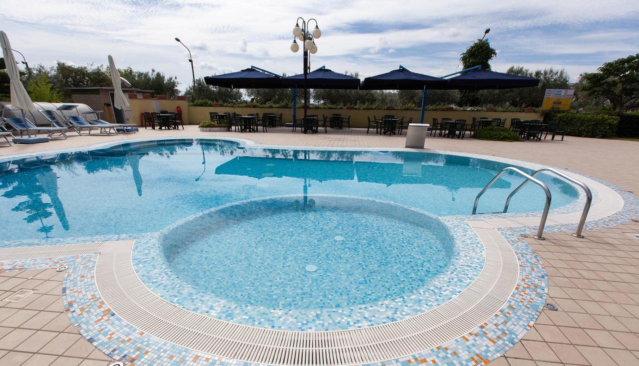 Hotel Marina Roseto Degli Abruzzi Zewnętrze zdjęcie