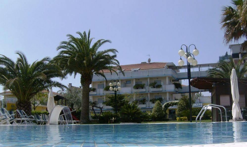 Hotel Marina Roseto Degli Abruzzi Zewnętrze zdjęcie